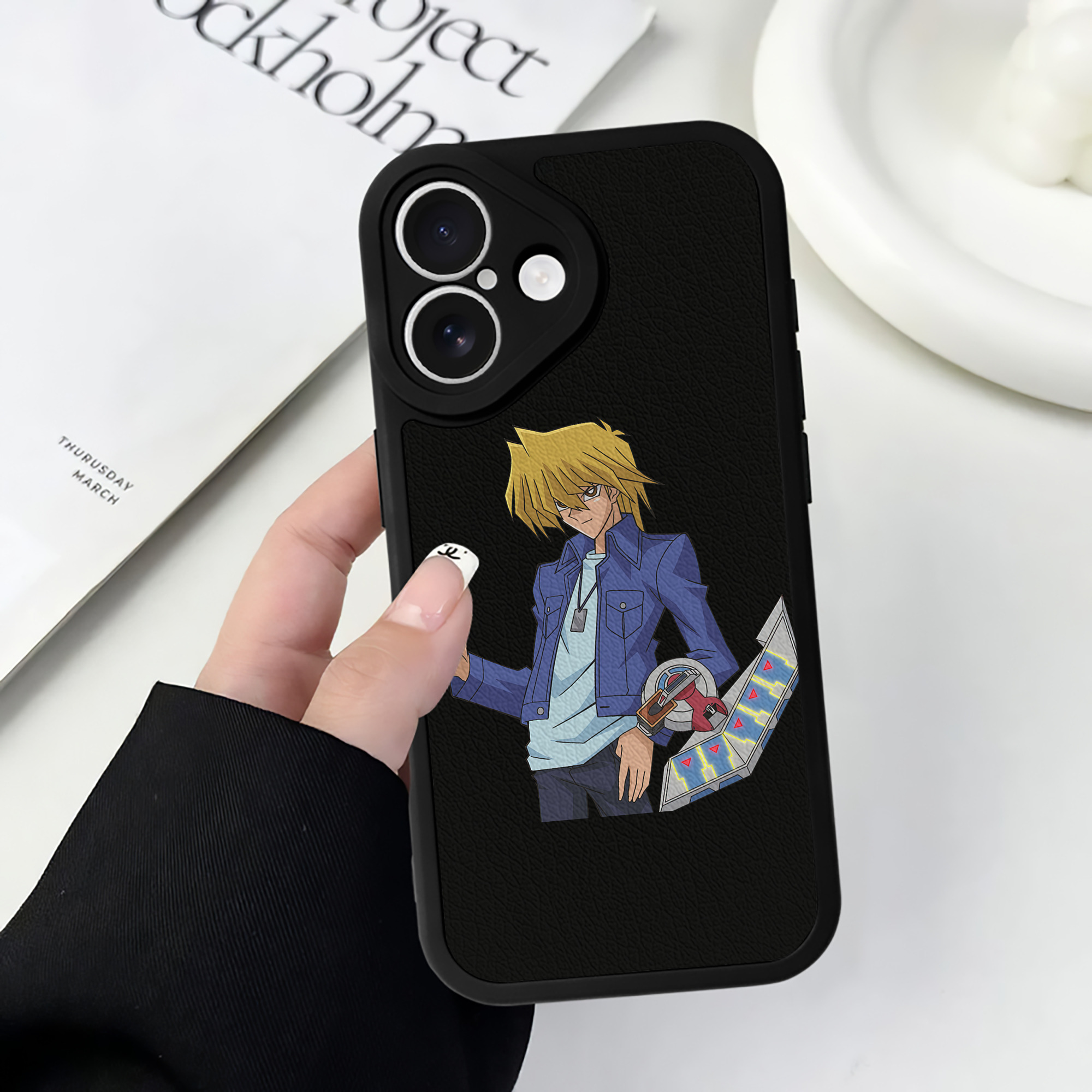 遊☆戯☆王 Yu-Gi-Oh! 【iPhone 16シリーズ対応】シリコンスマホケース（レザー調） 材質：シリコン